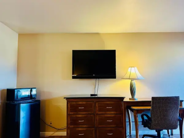 Franciscan Inn Motel 4